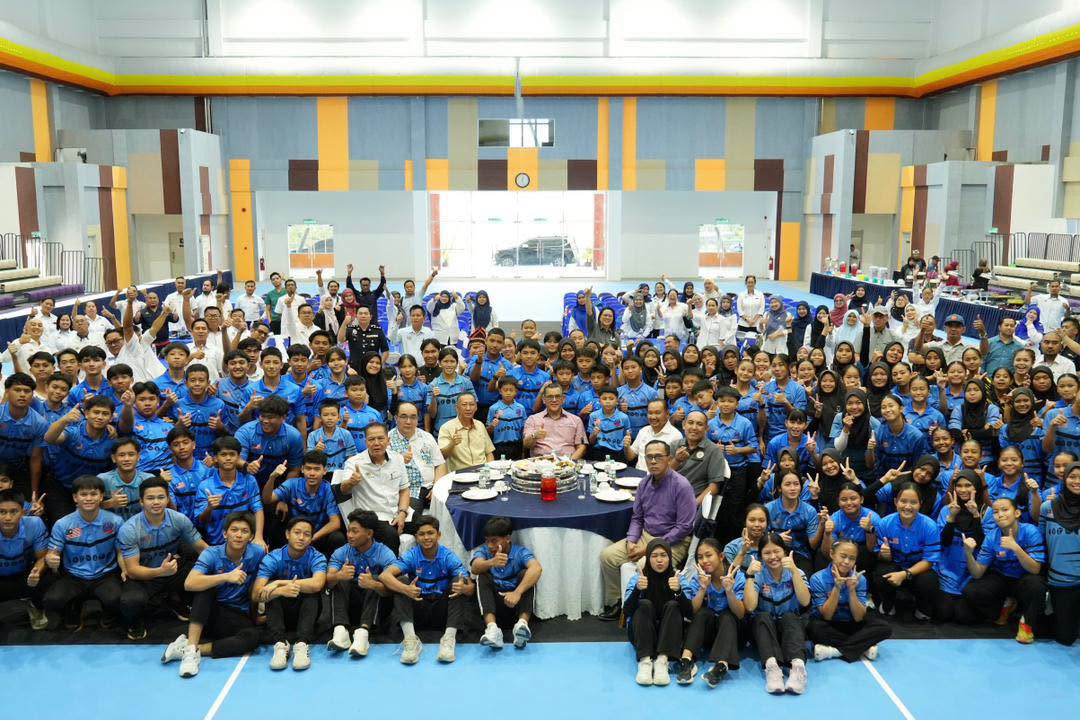 Nizam kunjungi Sekolah Sukan Malaysia Sabah, santuni 198 atlet pelajar