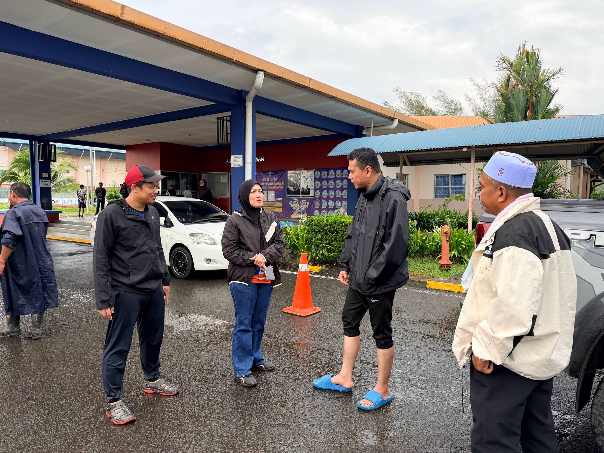 Andi Suryady tinjau mangsa banjir di PPS Kompleks Sukan Tawau