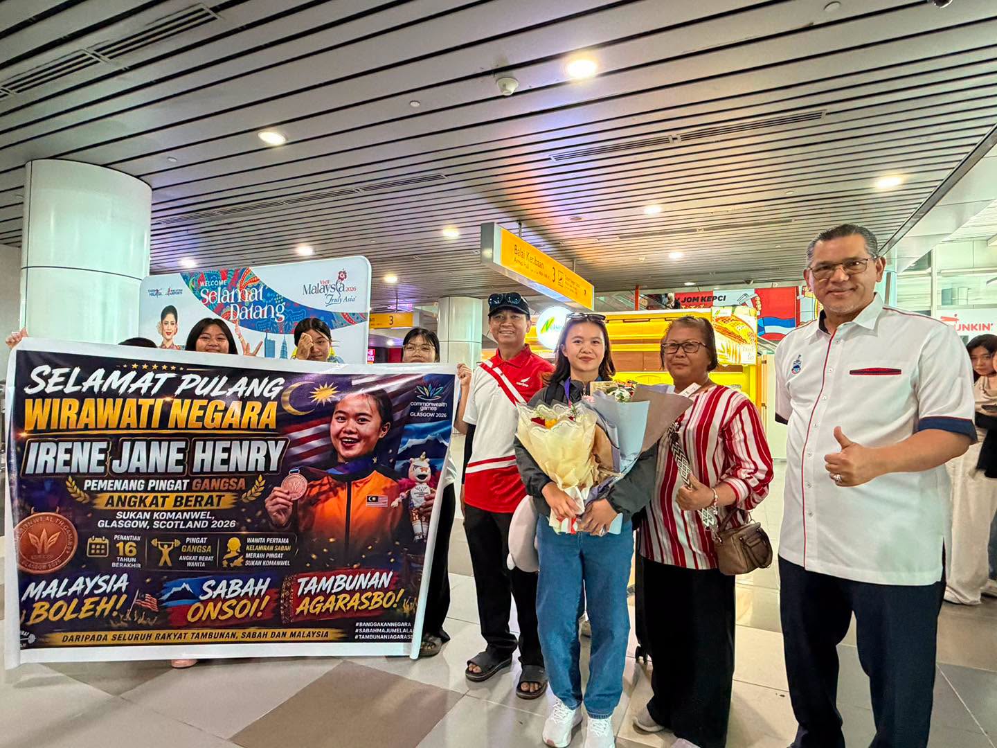 Nizam sambut kepulangan Erynn Jane, raih gangsa angkat berat Komanwel