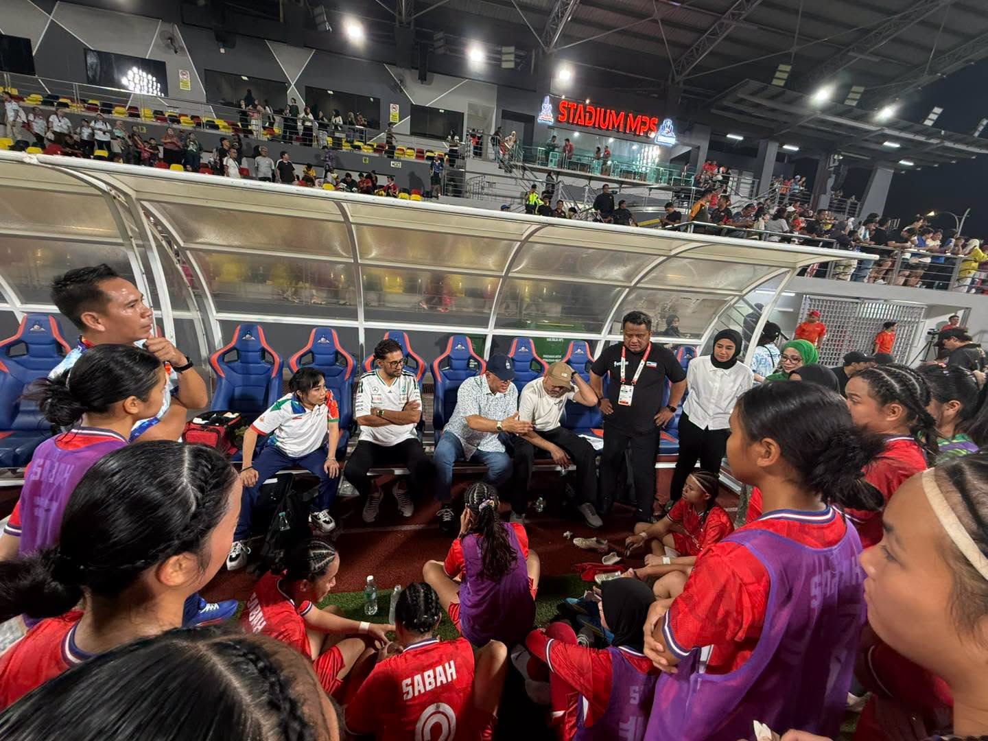 Nizam beri semangat kepada Skuad Bola Sepak Wanita SUKMA Sabah
